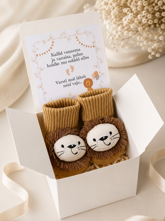 Pregnancy Announcement Gift Box for Grandparents – Lion Socks Gift Box