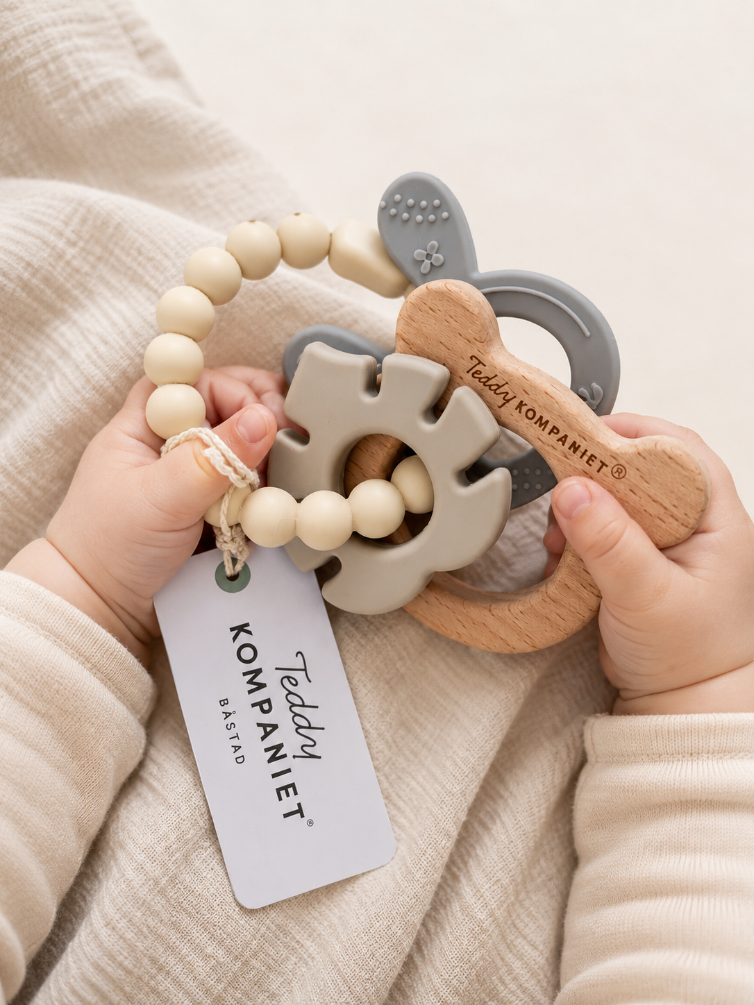 Teething Ring in Silicone & Wood